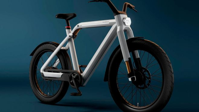 La VanMoof V es una hiperbike eléctrica creada para cambiar las normas que rigen las prestaciones de estos vehículos en Europa. La VanMoof V es una hiperbike eléctrica creada para cambiar las normas que rigen las prestaciones de estos vehículos en Europa.