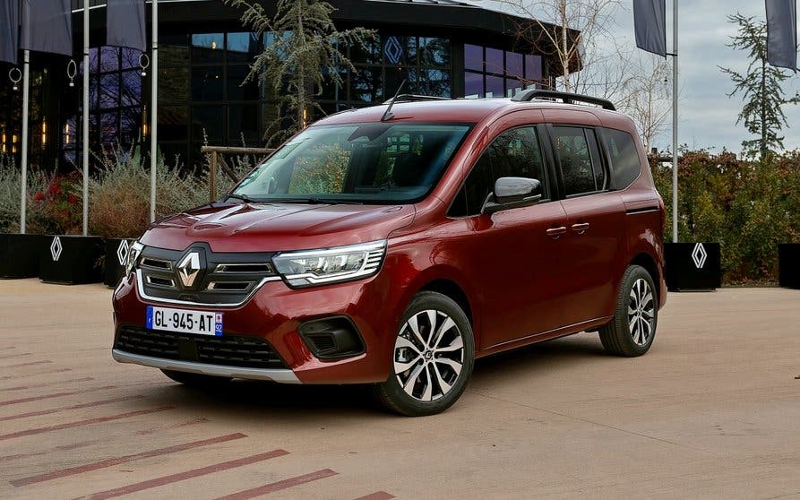 La Renault Kangoo E-Tech combi ya está a la venta en España.