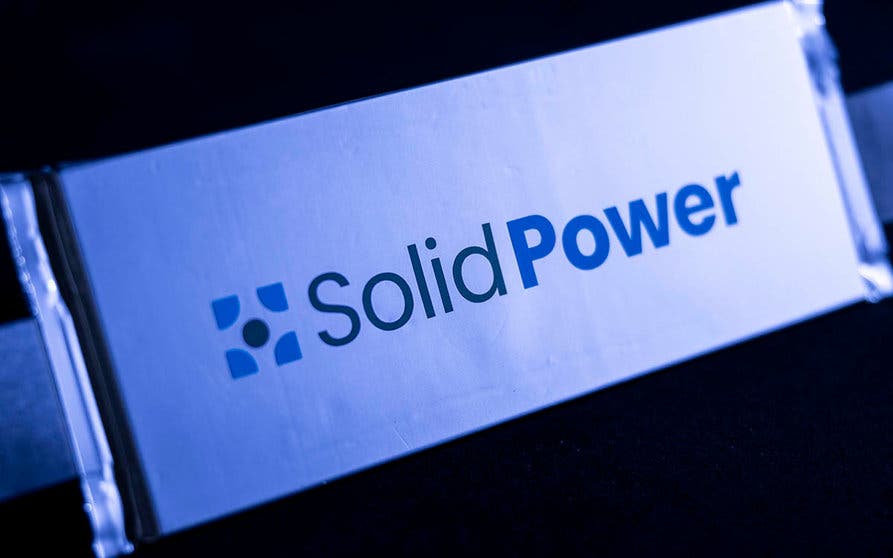 Celda prototipo de Solid Power formada por un electrolito sólido que utiliza un compuesto de sulfuro, un cátodo ternario NCM y un ánodo es de metal de litio con un alto contenido en silicio.