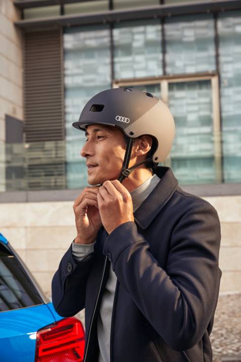 casco patinete electrico audi