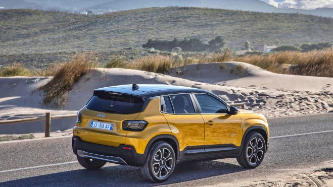 El Jeep Avenger está basado sobre la misma plataforma que los Peugeot -e-2008 y Citroën ë-C4.