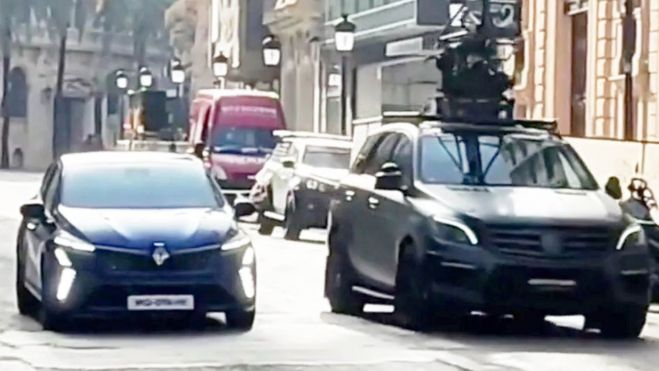 Valencia se convierte en el escenario de la campaña de marketing que servirá para arrancar la comercialización del nuevo Renault Clio. Valencia se convierte en el escenario de la campaña de marketing que servirá para arrancar la comercialización del nuevo Renault Clio.