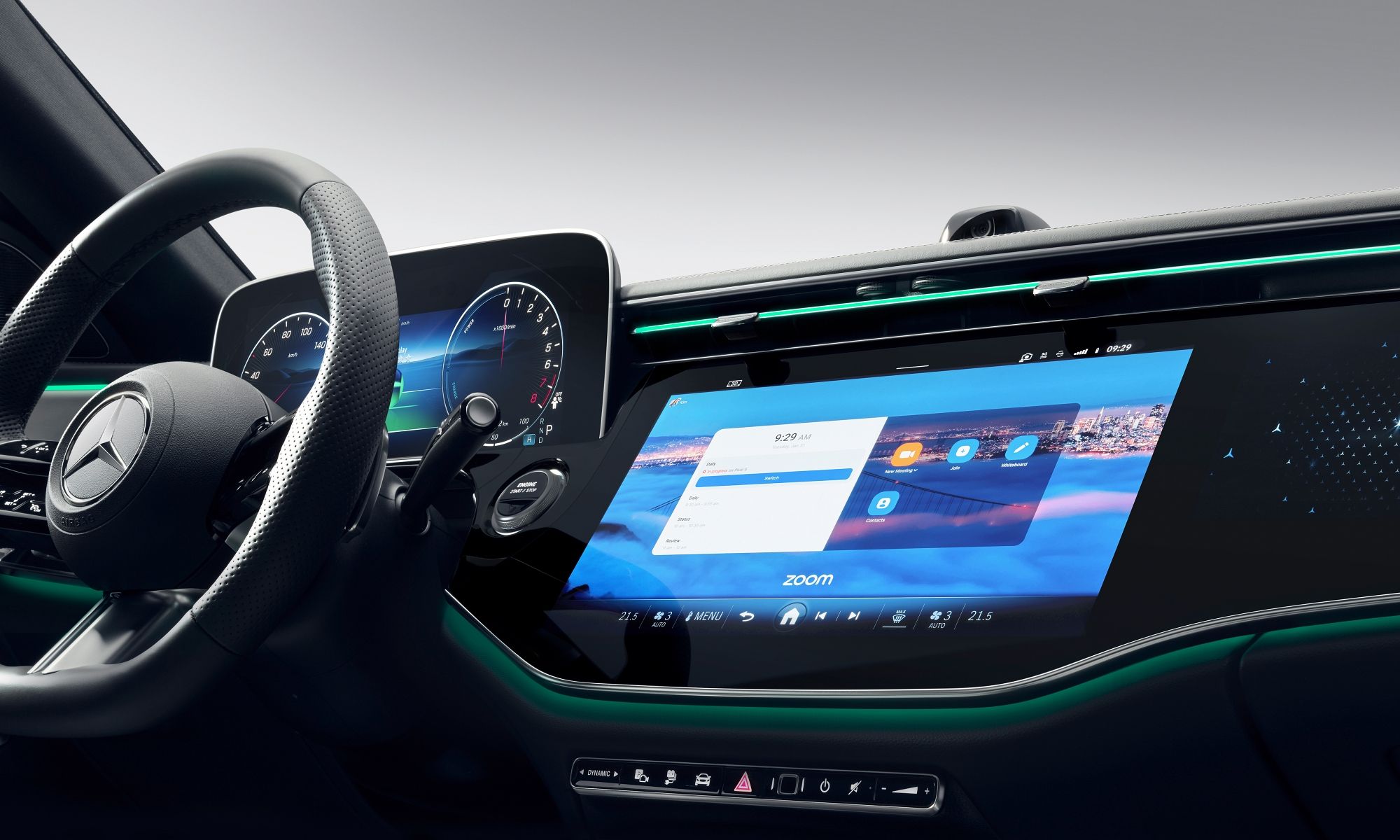 El sistema Hyprescreen de Mercedes ofrece hasta tres pantallas diferentes integradas en el salpicadero.
