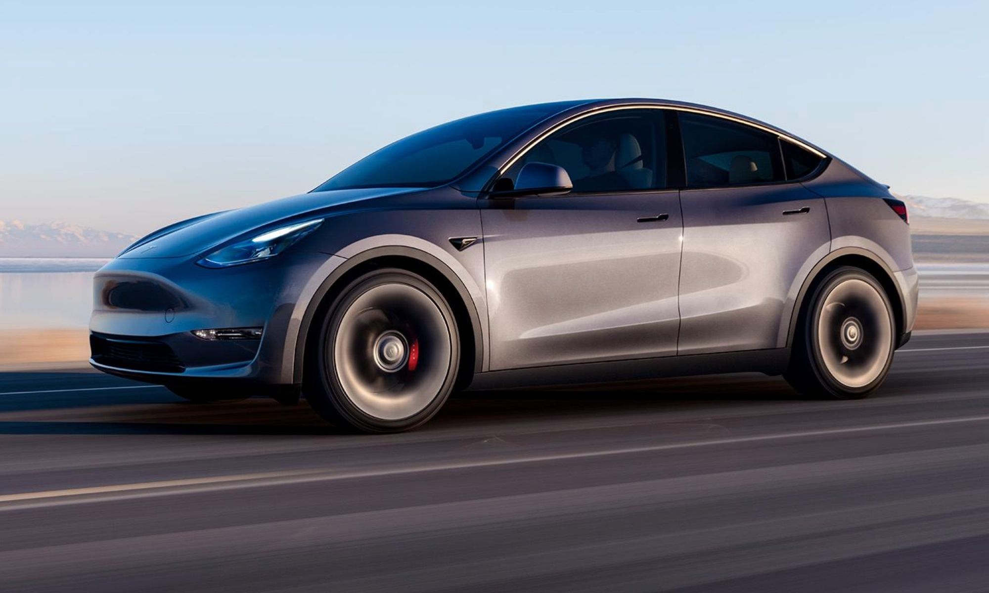 El Tesla Model Y obtuvo el premio Luxury Small Utility (SUV Pequeño de Lujo).