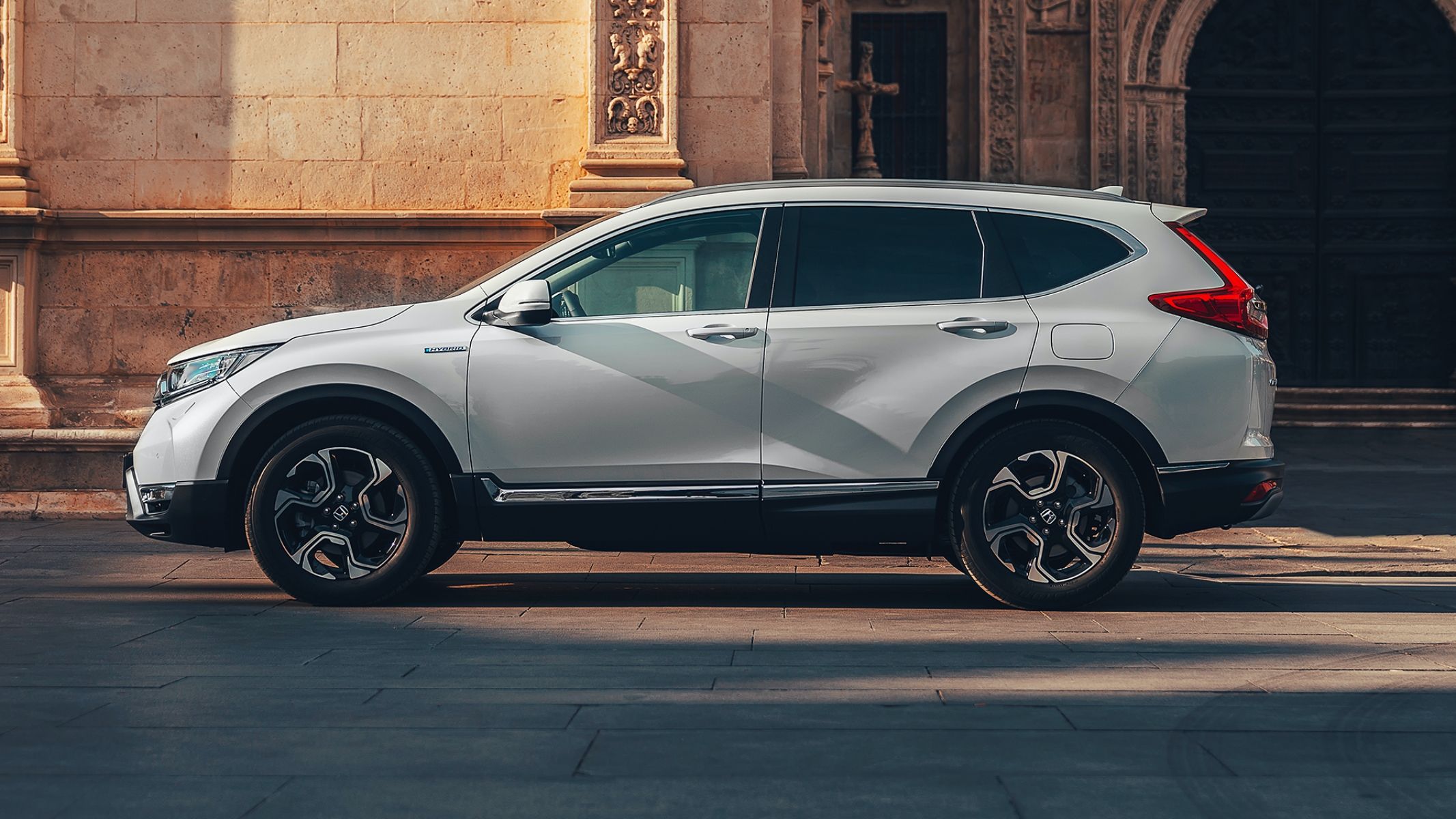 El Honda CR-V tiene las mismas cualidades muy cercanas a un RAV4, pero a mejor precio.