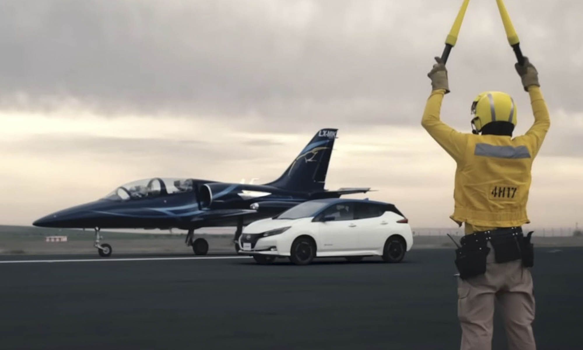 El Nissan Leaf, protagonista de una campaña de marketing que, probablemente, debería haber sido para el Ariya. 