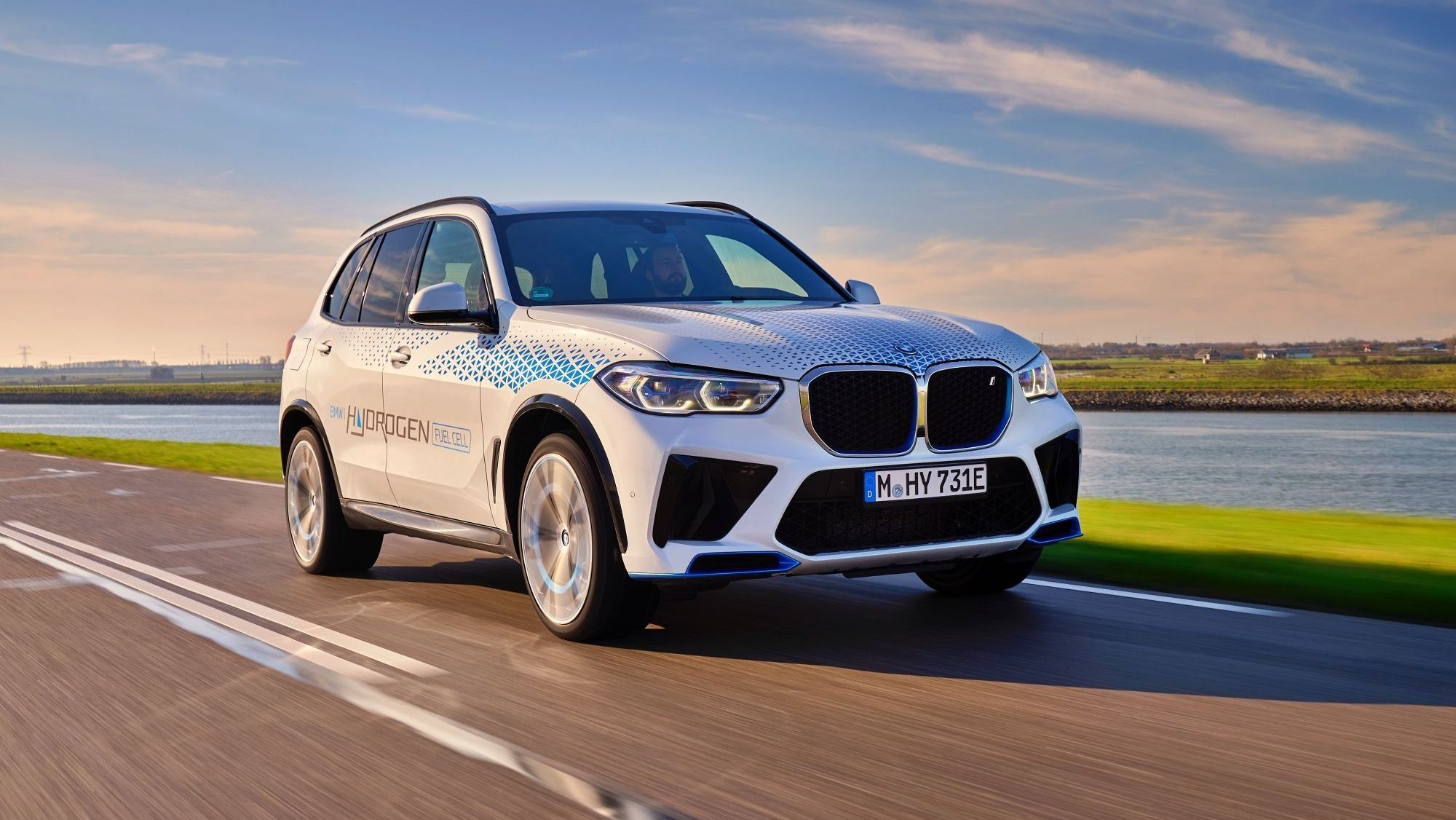BMW apuesta por el futuro del hidrógeno: coches más sostenibles y ...