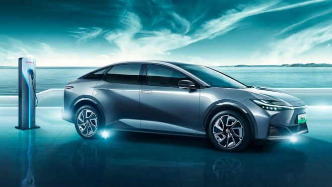 El bZ3 de Toyota y BYD es una berlina eléctrica con 50 kWh de batería que cubriría las necesidades de muchos conductores europeos, incluida la del precio.