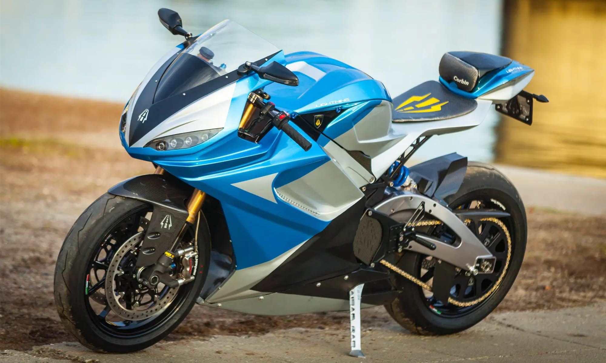 Las motocicletas eléctricas de Lightning con baterías de silicio superan a las de gasolina en prestaciones y autonomía.