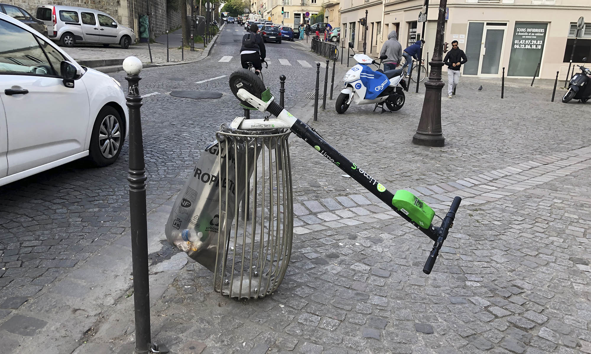 Por París circulan 15.000 patinetes eléctricos compartidos con los que cada día se realizan 27.000 viajes.