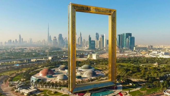 El famoso Dubai Frame también tiene vidrio fotovoltaico de esta empresa española.