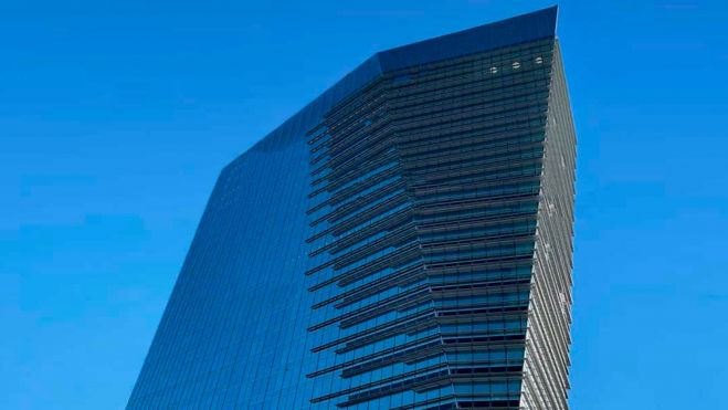 El Goia 22 es un rascacielos italiano cuya fachada está compuesta por vidrio fotovoltaico.