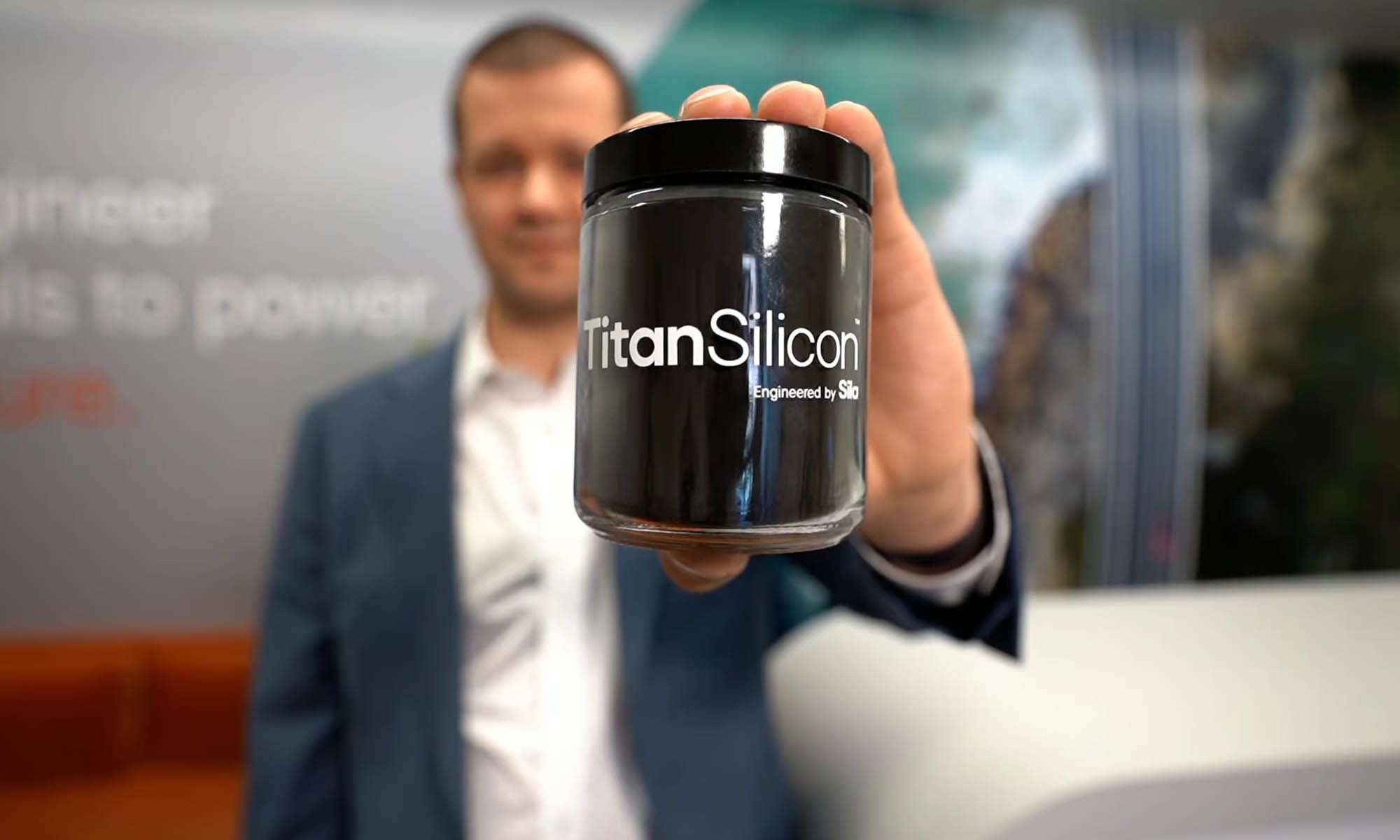 Gene Berdichevsky, cofundador y director ejecutivo de Sila, presenta Titan Silicon.