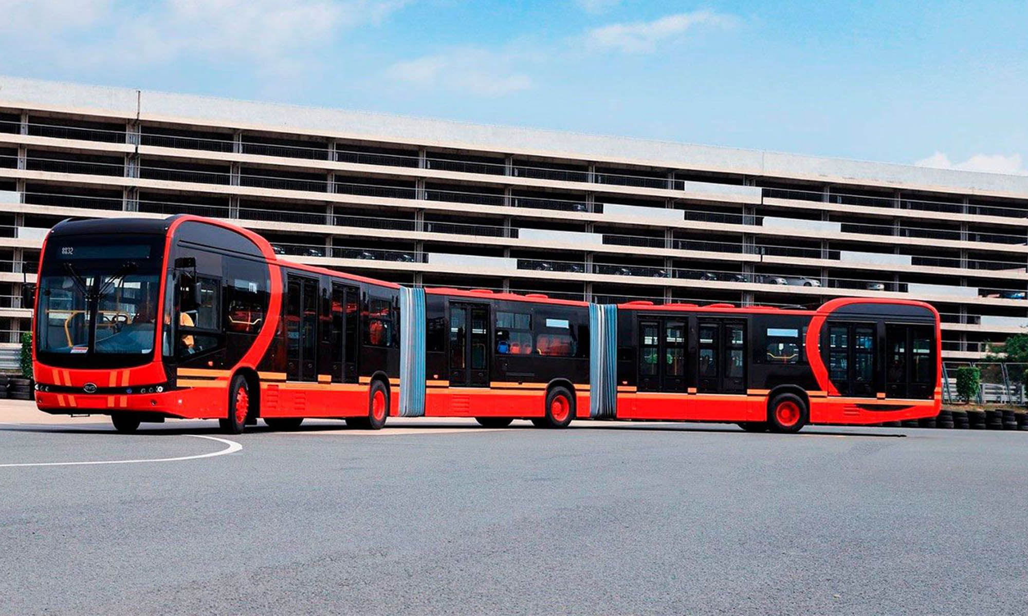 El BYD K12A es un autobús eléctrico biarticulado con 27 m de largo, lo que lo convierte en el más grande del mundo.
