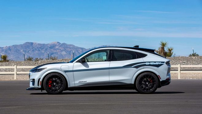 Shelby Mustang Mach e GT Lateral