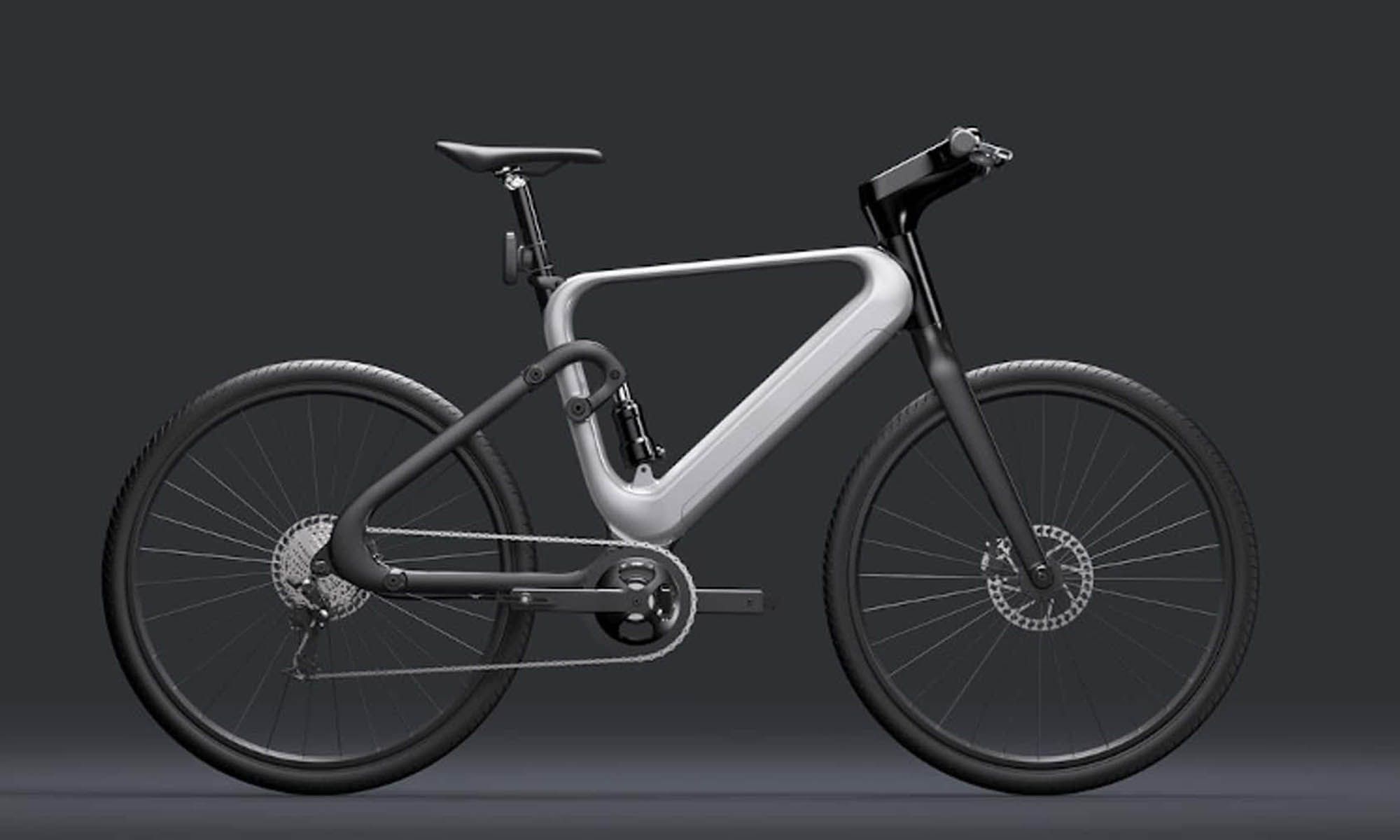 El cuadro del prototipo de la OKGO Smart E-Bike presenta una extraña configuración de horquilla rígida delantera y suspensión trasera que, por ahora, es provisional.