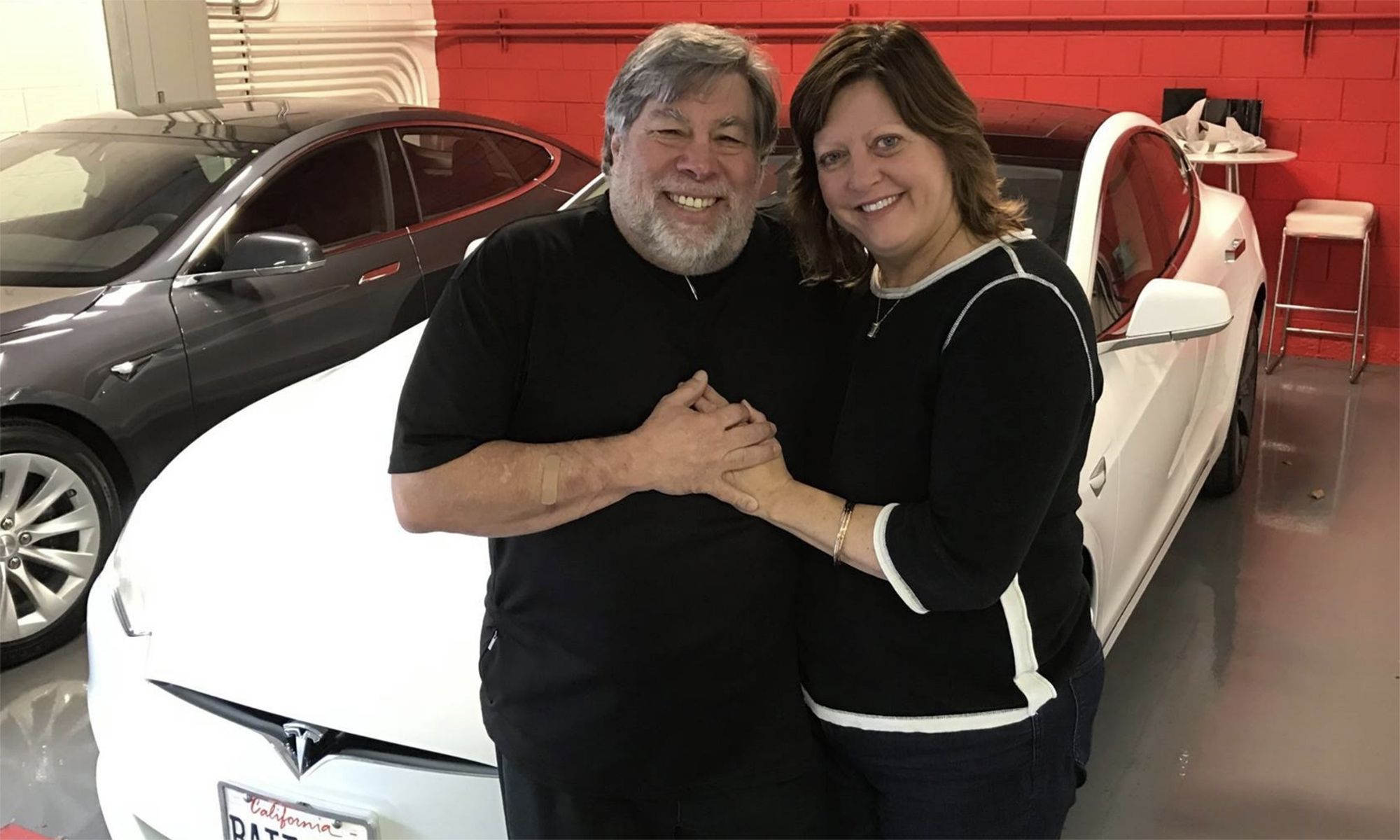 Steve Wozniak se muestra desilusionado con las promesas incumplidas de Tesla y su conducción autónoma.