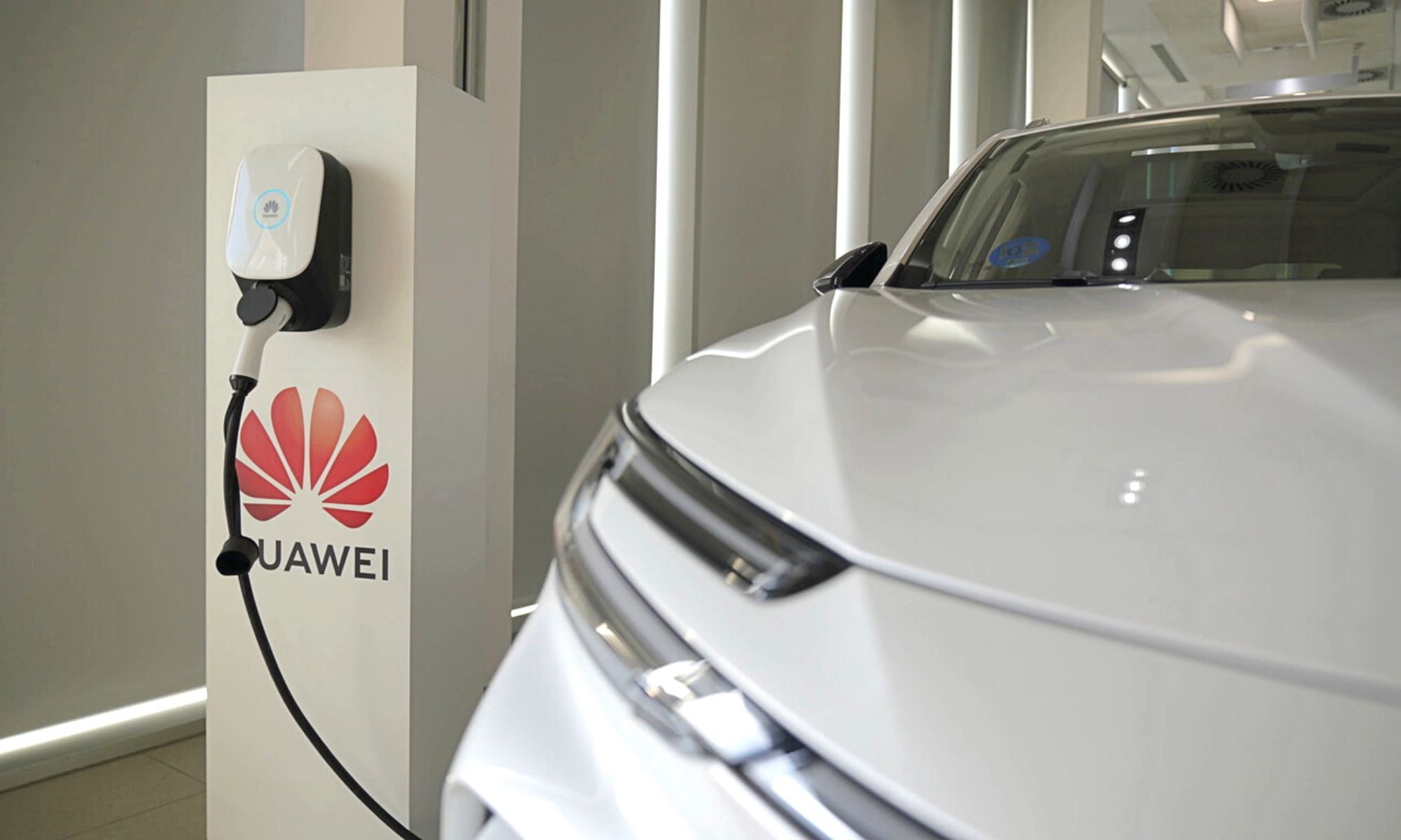 Denominado como Huawei FusionSolar Charger, ofrece una potencia de carga de 7,4 kW.