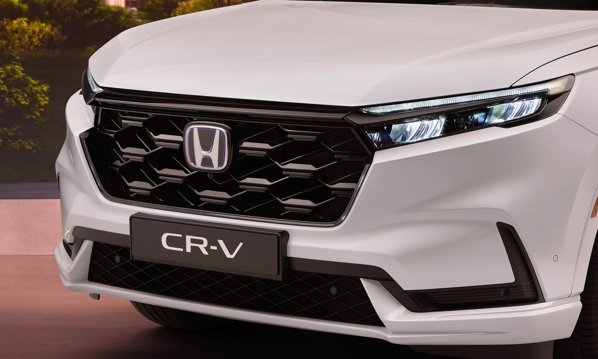 Con un nuevo diseño, Honda lanza la sexta generación del CR-V con dos mecánicas híbridas diferentes.