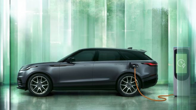 RR Velar 24MY Exterior 13 Side PHEV 010223