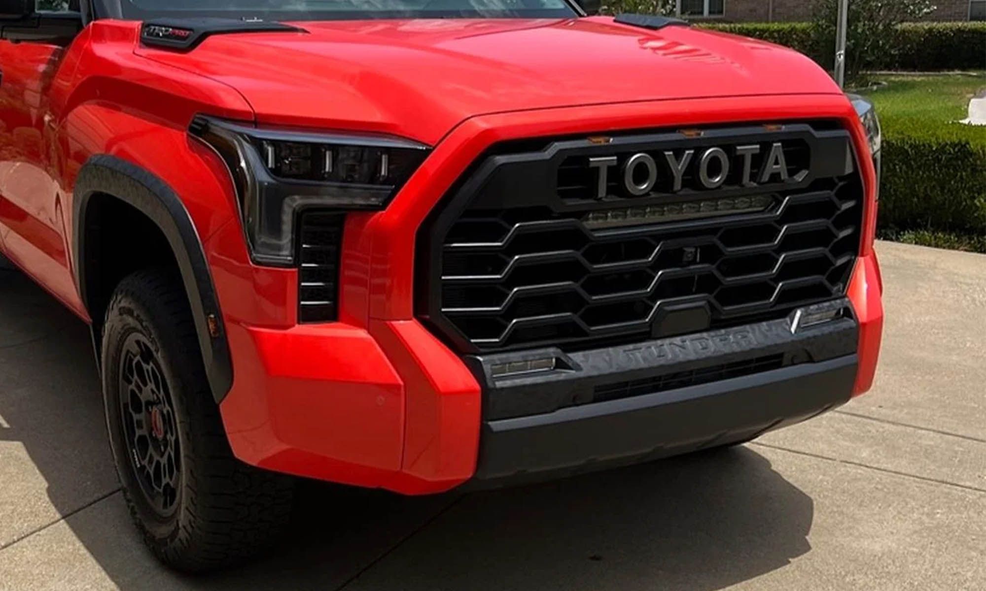 Toyota ha incorporado a la oferta de la Tacoma dos versiones del que es su esquema híbrido que mejores resultados da en términos de fiabilidad.