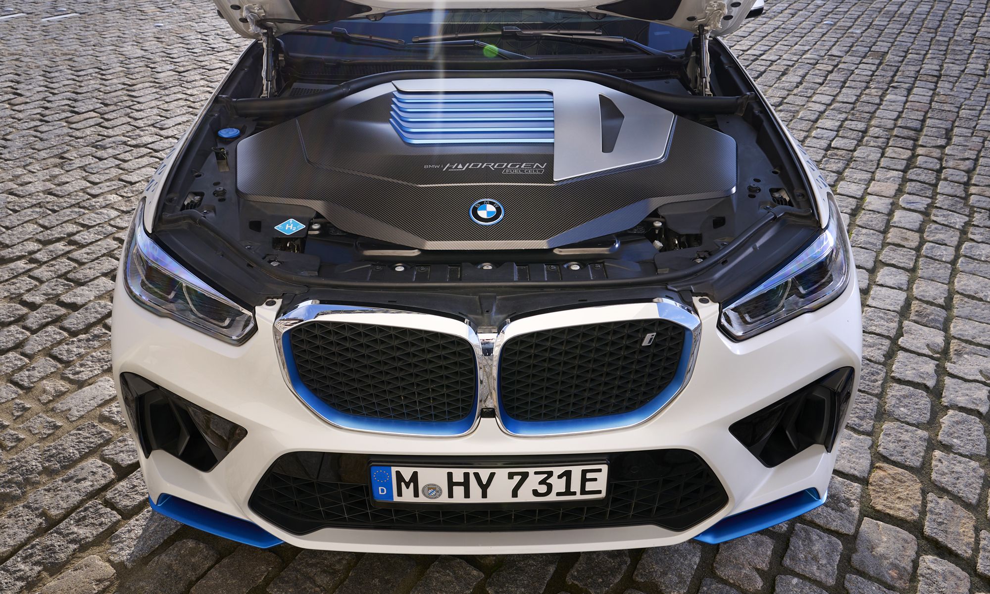 El BMW iX5 Hydrogen es una buena muestra de lo que la marca espera para un futuro donde existan varias alternativas mecánicas.