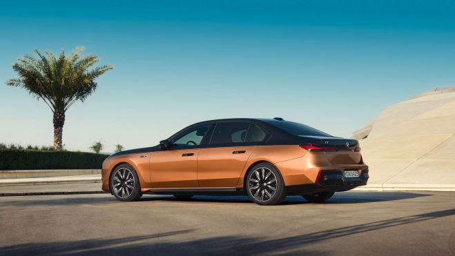 BMW i7 M70 Trasera