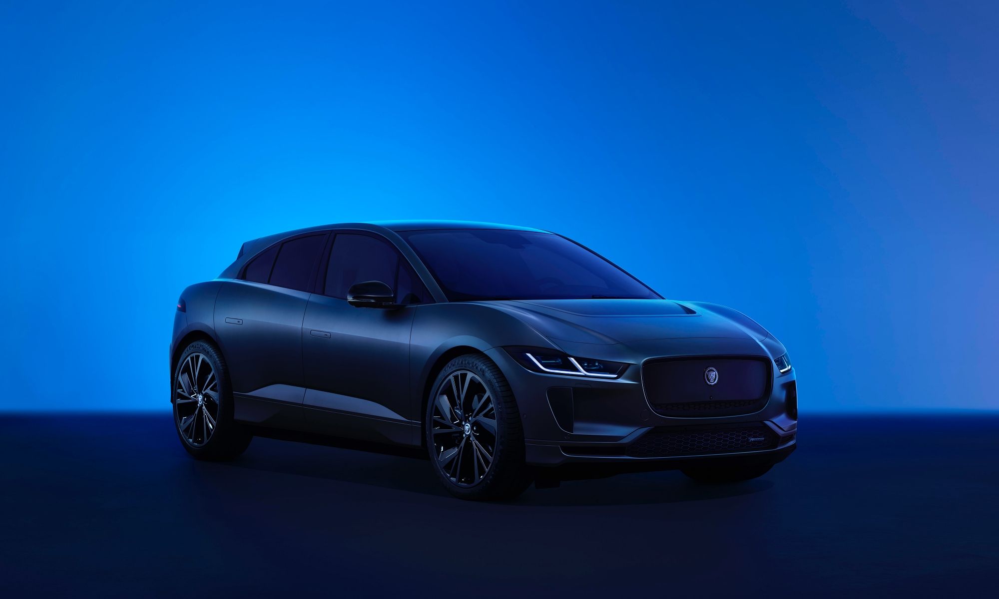 Jaguar renovará por completo su gama a partir de 2025, dando el fundamental salto a la electrificación.