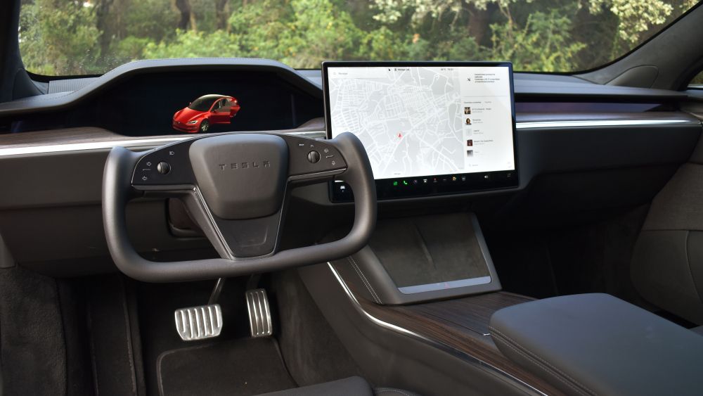 interior tesla model s 2023 3