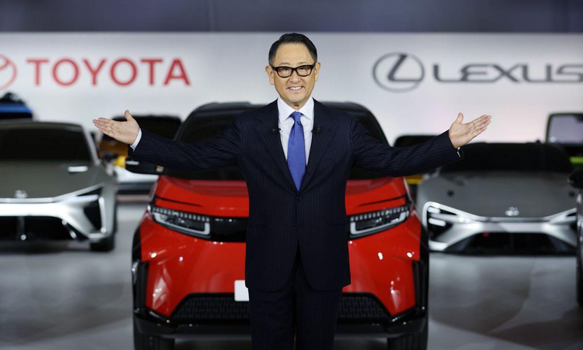Akio Toyoda, presidente de Toyota, apela a la pasión de sus ingenieros para fabricar coches eléctricos.