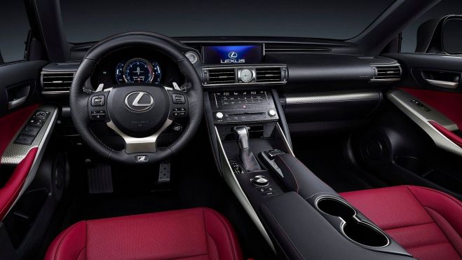 Habitáculo del Lexus IS 300h.