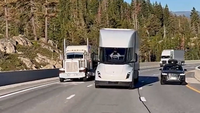 El Tesla Semi tendrá autonomías de hasta 800 km, según la versión.
