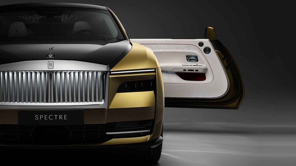 El Spectre se convertirá en el primer coche puramente eléctrico de Rolls-Royce. Llama particularmente la atención por contar con el mismo espíritu que los demás modelos convencionales. 