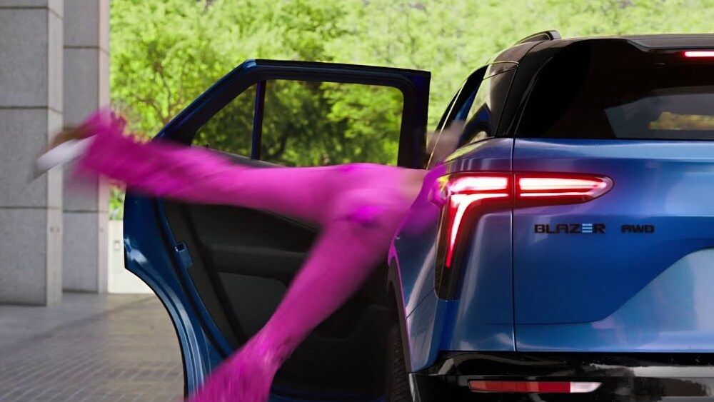 El Chevrolet Blazer EV es un nuevo SUV eléctrico que aparece en la película de Barbie.