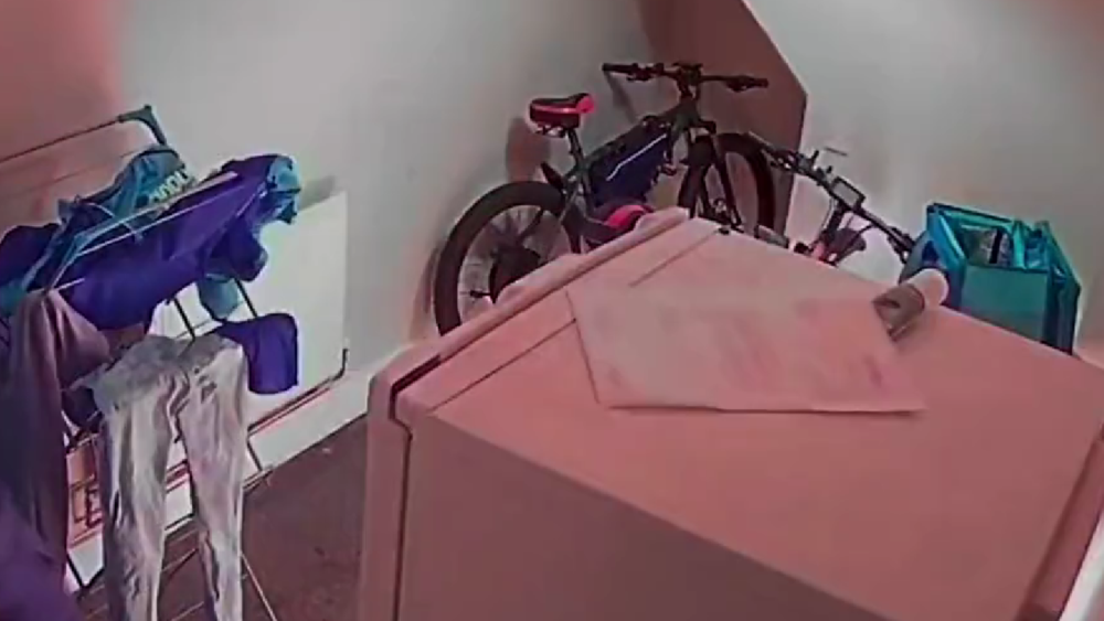 La explosión de las baterías de la bicicleta eléctrica puede provocar un incendio si hay materiales inflamables alrededor. Por ello, es importante seguir una serie de consejos.