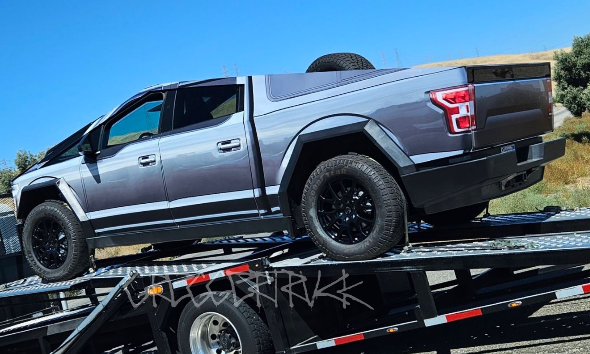 Ford parece, Tesla es. La Cybertruck se viste de forma especial en una nueva prueba.