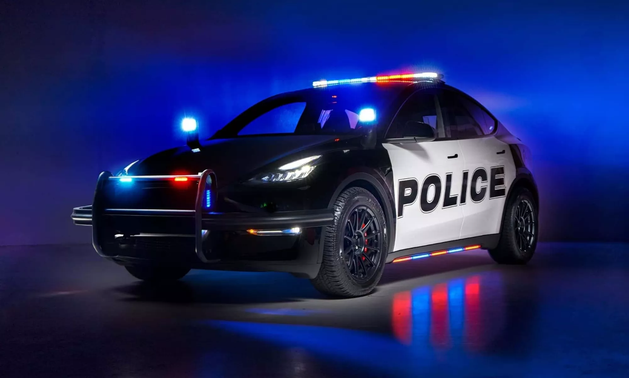 Unplugged Performance se ha encargado de modificar el Model Y de la Policia de Pasadena.