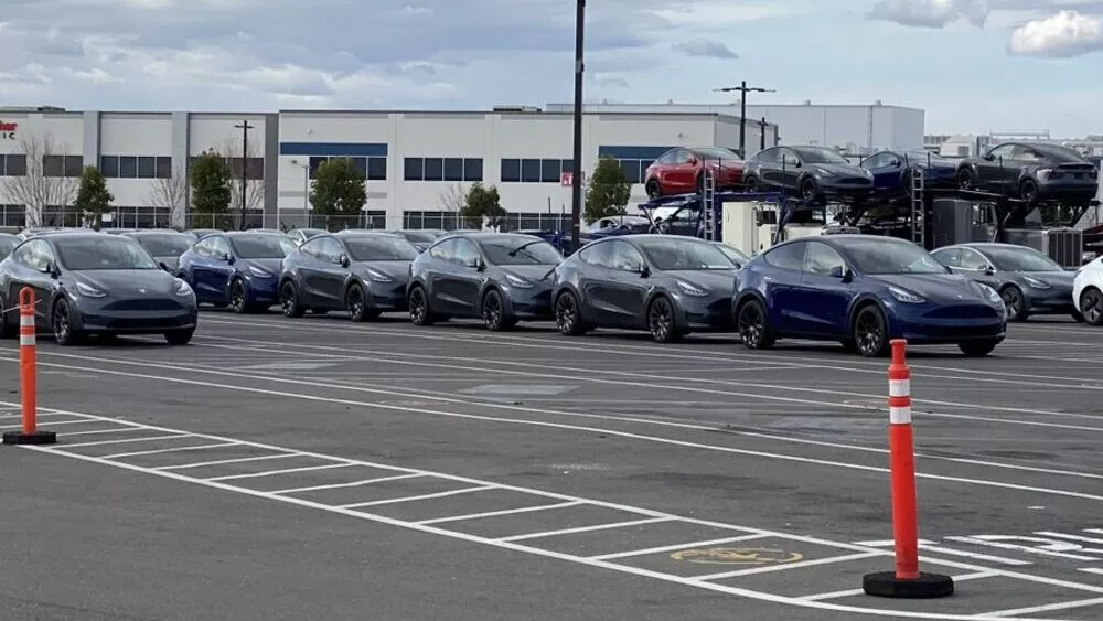 Las entregas del Tesla Model Y se acelerarán en Canadá tras el desembarco reciente de miles de unidades. 