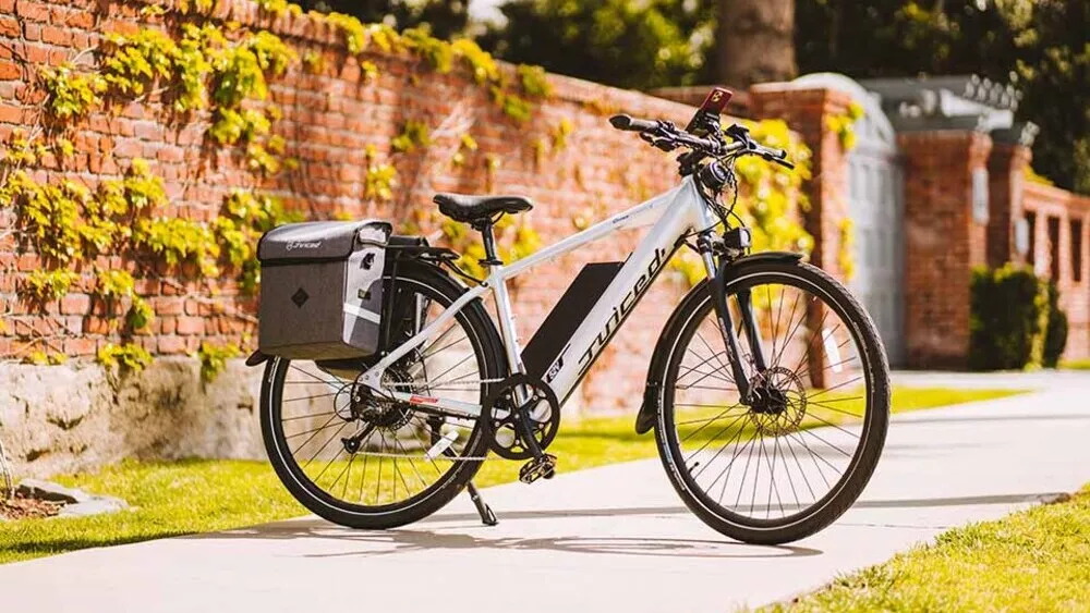 El uso continuado de una bicicleta eléctrica permite saber cuánto dinero se ha ahorrado en combustible y mantenimiento de un vehículo convencional.