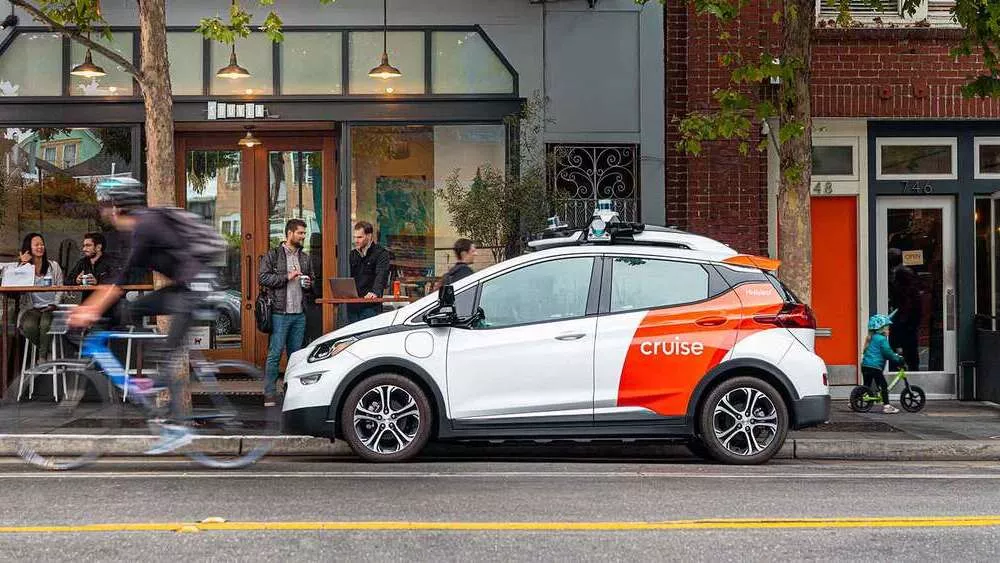 Los coches sin conductor en San Francisco afectados por la caída de la red sumaron, al menos, una decena. Tras 15 minutos parados, formaron un gran atasco.