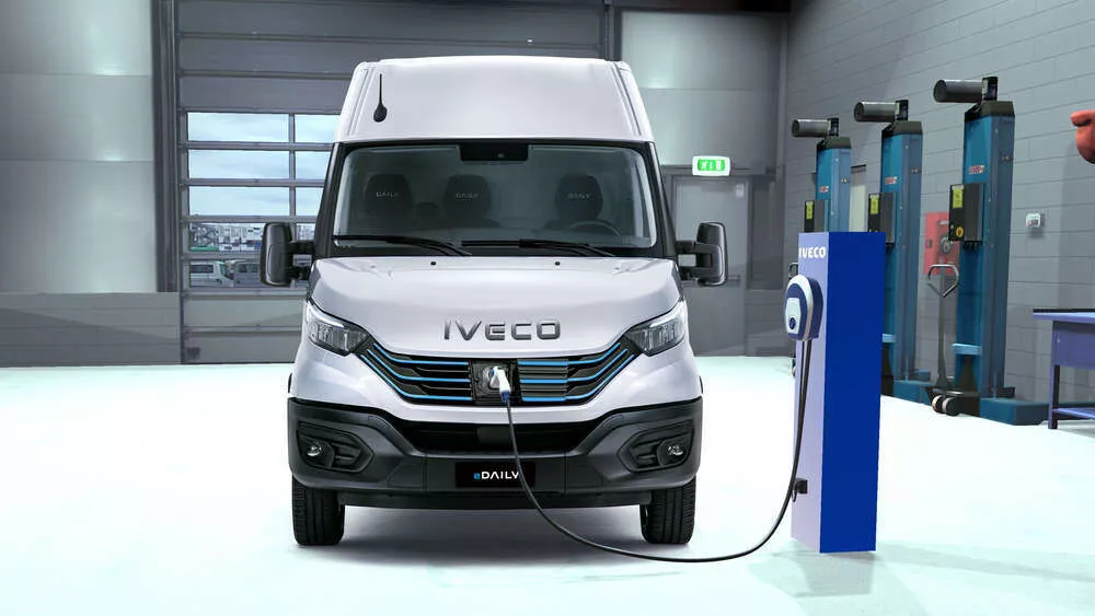 La carga de furgonetas eléctricas de Iveco podría revolucionar el transporte de mercancías en el futuro. Es una opción que haría más flexible el mercado logístico.