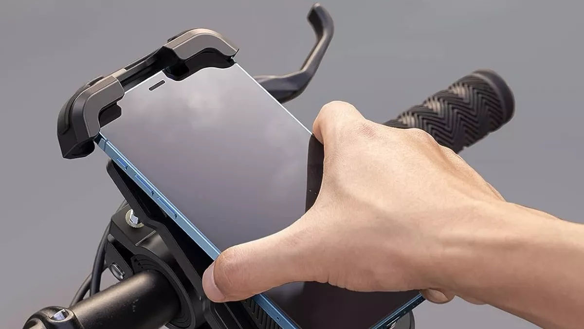 Con este soporte para bici o patinete tu móvil estará seguro y podrás guiarte con su GPS en todo momento y con total seguridad.
