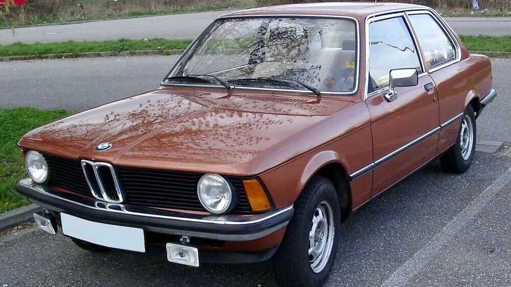El BMW E21 320i fue el primer coche de Elon Musk como propietario. La unidad que poseía correspondía al año 1978.