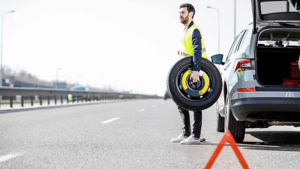 Siete accesorios imprescindibles que siempre debes llevar en tu coche