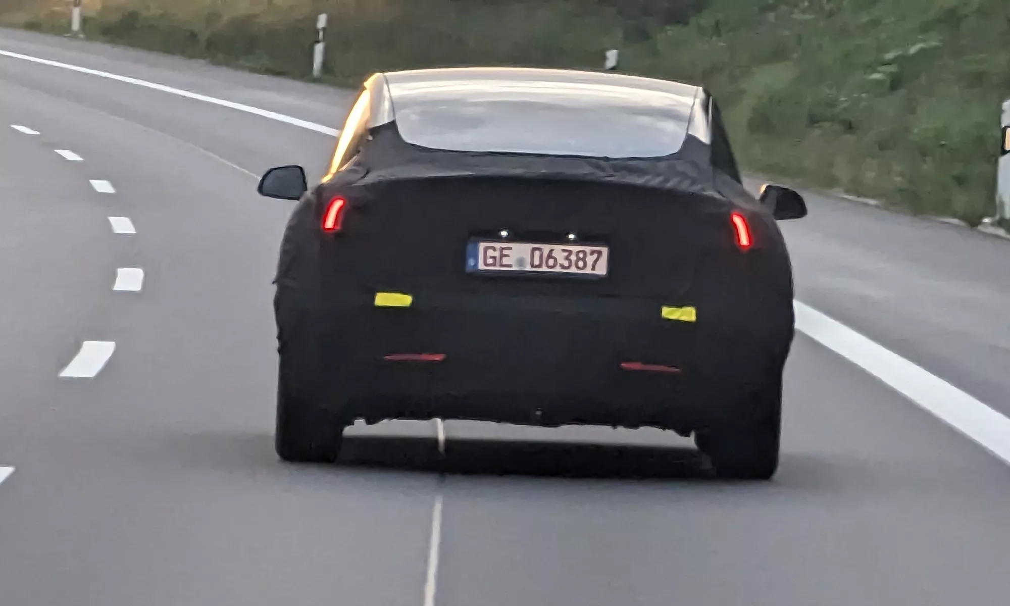 El nuevo Model 3 ha sido interceptado en las carreteras alemanas desatando numerosas especulaciones.