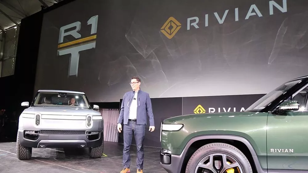 El CEO de Rivian ha realizado una comparativa que definiría el futuro de los motores de combustión interna en el mercado como una decisión equivocada.