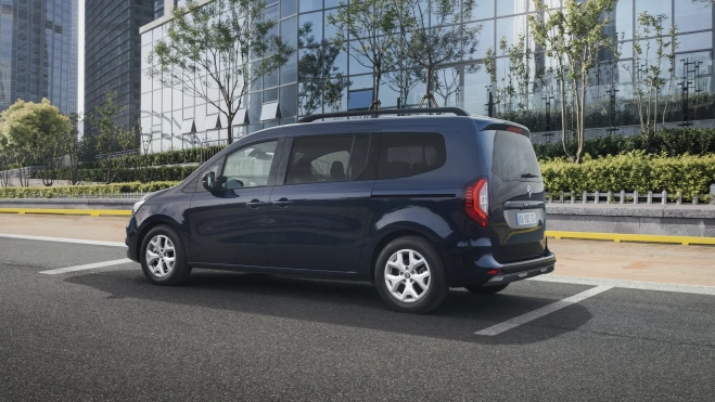 Renault Grand Kangoo E TECH Trasera