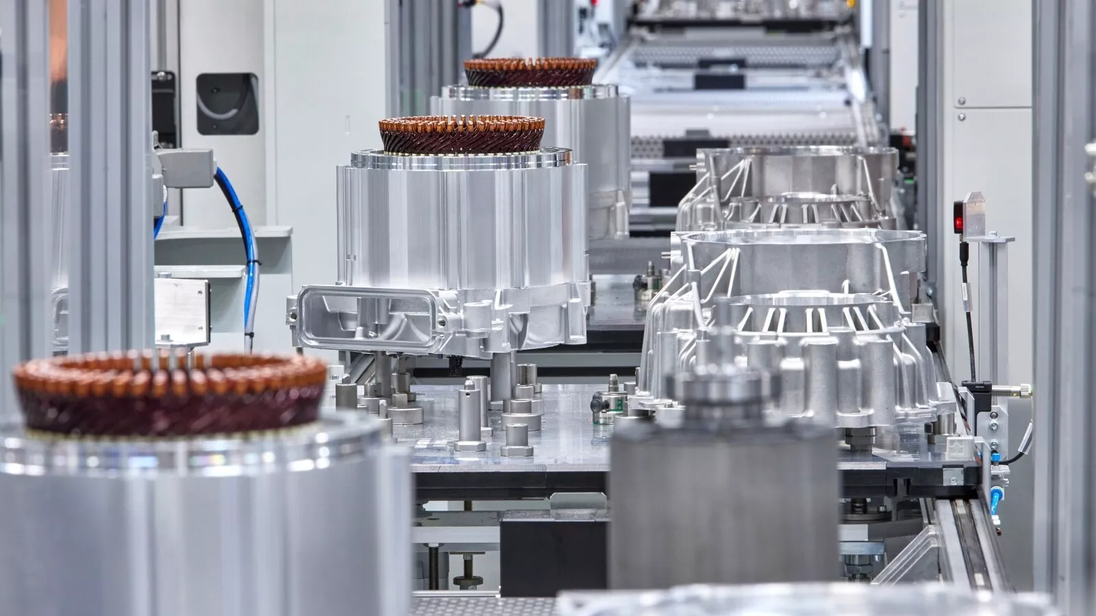 Bosch inicia la producción de tecnología de 800 voltios para vehículos eléctricos.