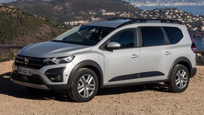 Dacia Jogger coche hibrido barato interior2