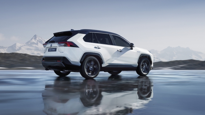 2019 rav4 hybrid 02